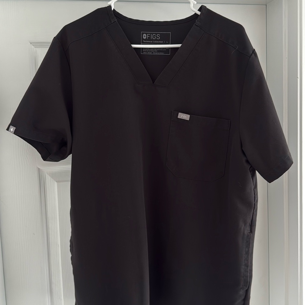 Figs scrub top. Black. Men’s large.